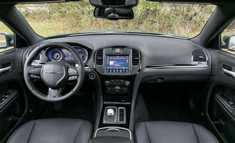 2018 Chrysler 300 Review Pricing And Specs