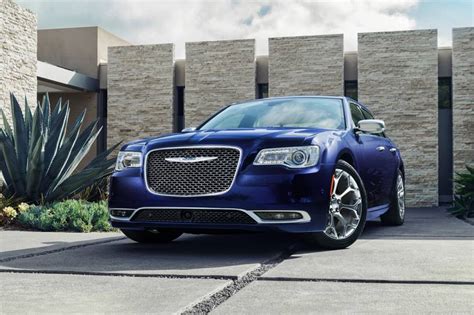 2018 Chrysler 300 Review Ratings Edmunds
