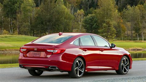 2018 Honda Accord Buying Guide Sedan Questions Answered Autoblog 2018 Honda Accord Buying Guide Sedan Questions Answered Autoblog