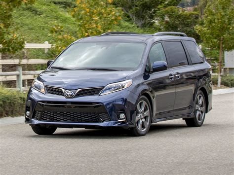 2018 Toyota Sienna Review Pricing And Specs Carfax 2018 Toyota Sienna Review Pricing And Specs Carfax