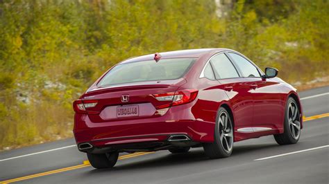 2019 Honda Accord Review And Buying Guide Making A Case For The Sedan Autoblog
