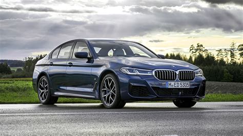 2020 BMW 540i Review: Features, Performance, and Pricing Insights