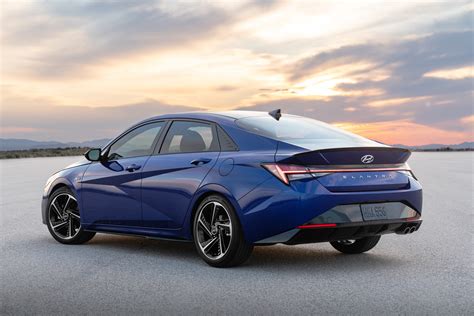2021 Elantra Review: Features, Performance, and Pricing Insights