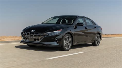 2021 Hyundai Elantra Pros And Cons Review Can It Slip From The Civic S