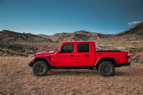2022 Jeep Gladiator Specs Prices Mpg Reviews Photos Cars Com