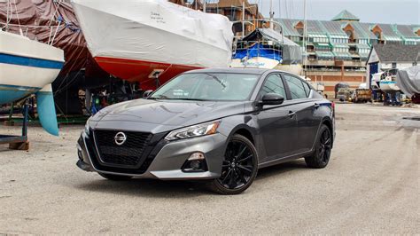 2022 Nissan Altima SR Review: Features, Performance, and Style