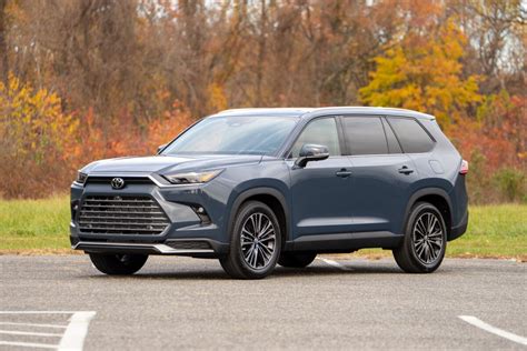2024 Toyota Highlander Hybrid Pictures U S News 2024 Toyota Highlander Hybrid Pictures U S News
