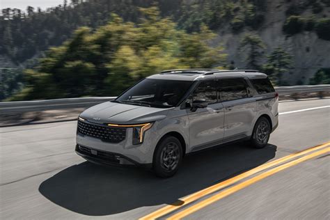 2025 Kia Carnival Minivan Goes Hybrid On Sale Summer 2024 Autoevolution