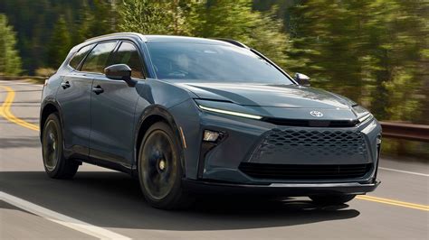 2025 Toyota Crown Signia Review Expert Insights Pricing And Trims 2025 Toyota Crown Signia Review Expert Insights Pricing And Trims