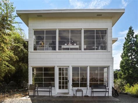 204 W 14Th St The Dalles Or 97058 39 Photos Movoto 204 W 14Th St The Dalles Or 97058 39 Photos Movoto