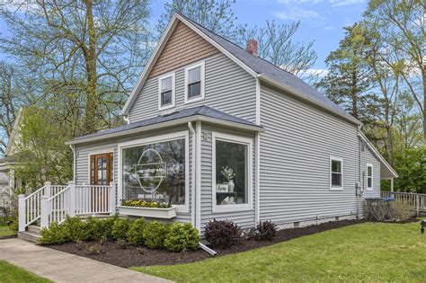 427 S Whittaker Street New Buffalo Mi 49117 Mls Id 25043339 Cressy Everett Real Estate