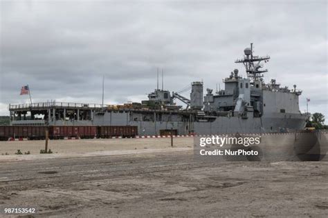 444 Navy Dock Landing Ship Stock Photos High Res Pictures And Images 444 Navy Dock Landing Ship Stock Photos High Res Pictures And Images