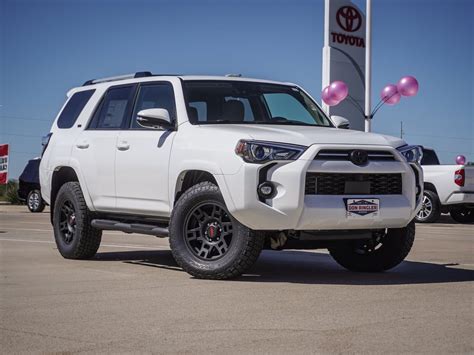 Top Benefits and Features of the 4runner SR5 for Off-Road Adventure