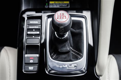 5 Advantages Of Learning How To Drive Stick Shift