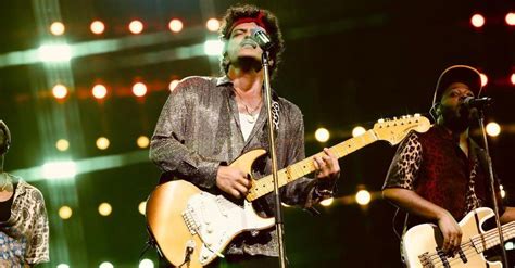 5 Highlights Of Bruno Mars First Night Back In The Philippines Gma News Online