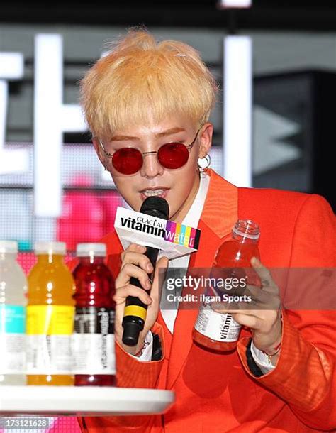 63 Glaceau Vitamin Water G Creator Special Party Stock Photos High Res