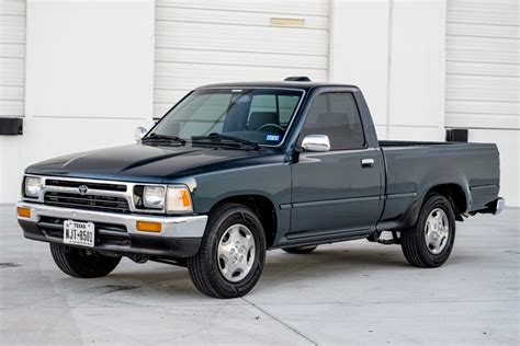 Discover the Best Features of the 94 Toyota Pickup in 2024