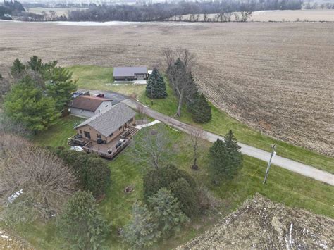 9799 W Stebbinsville Rd Stoughton Wi 53589 Realtor Com