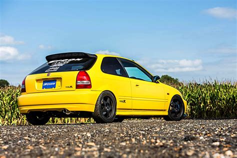 Discover the Top Features of the 99 Honda Civic in 2024