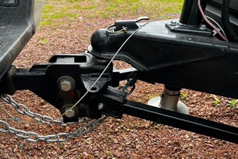 A Better Gooseneck Hitch To Make Towing Safer A Better Gooseneck Hitch To Make Towing Safer