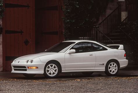 Exploring the Legacy and Performance of the Acura 94 Integra