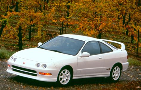 Unlocking the Classic Appeal of the Acura Integra 2000