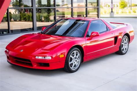 Comprehensive Review of the Acura NSX 1995: Classic Japanese Sports Car