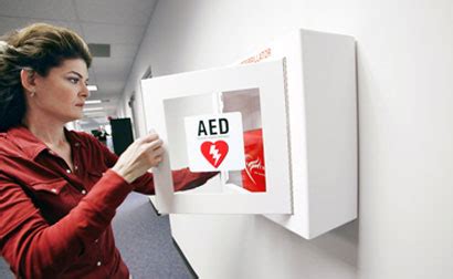 Aed Learn To Use An Aed Defibrillator Red Cross