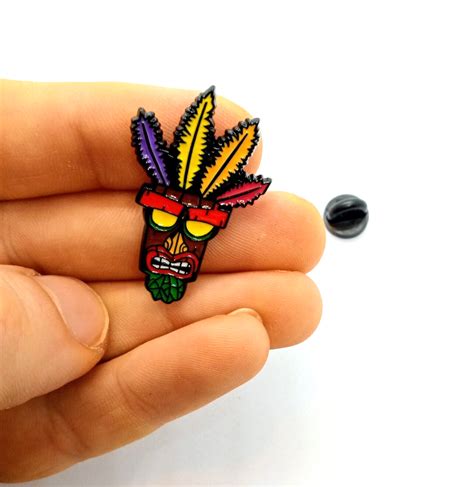 Aku Aku Pin Crash Bandicoot Tiki Ancient Mask Video Game Lapel Enamel Brooch