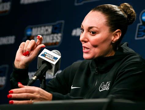 Arizona Women S Basketball Coach Adia Barnes In The Hospital