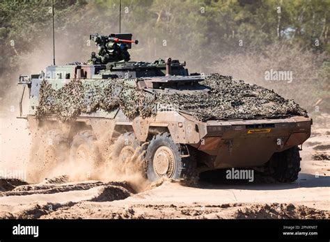 Armoured Fighting Vehicle Hi Res Stock Photography And Images Alamy