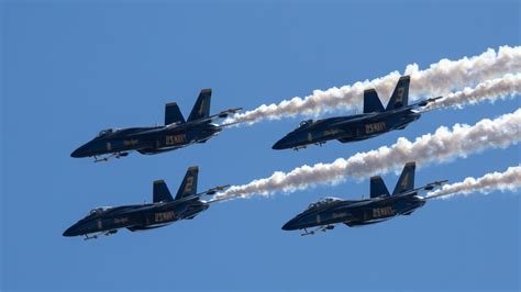 Attendees Gather To Watch Blue Angels Final Airshow Displays Nbc Bay