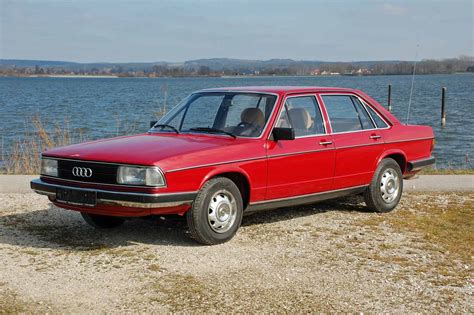 Auto Audi 100: A Classic sedan with Timeless Appeal