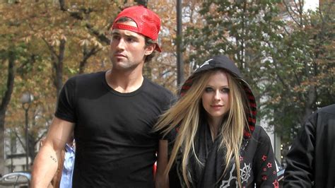 Avril Lavigne In Nasty Bar Fight