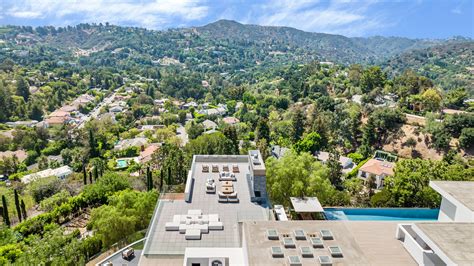 Discover the Charm and History of Benedict Canyon