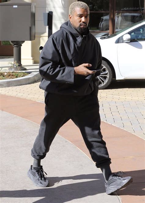 Best Kanye West Wearing New Yeezys Shop A History Of Kanye Wearing Yeezys Nice Kicks