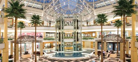Best Shopping In Metro Detroit Detroit Malls Visit Detroit