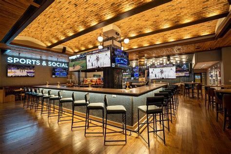 Best Sports Bars In Denver Where To Watch And Drink On Game Day Thrillist