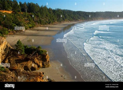 Beverly Beach Devils Punchbowl State Park Oregon Stock Photo Alamy Beverly Beach Devils Punchbowl State Park Oregon Stock Photo Alamy
