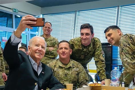 Biden Thanks Us Troops In Poland For Their Sacrifices Service Article The United States Army