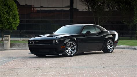 Black Challenger vs Mustang: Which Muscle Car Delivers More Power