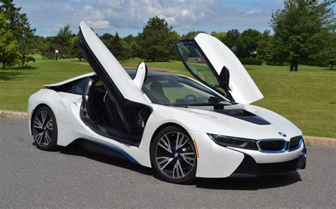BMW Coupe 2015 i8: A Compact Powerhouse with Futuristic Design