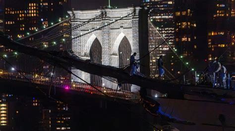 Brooklyn Bridge Ship Crash Leaves 2 Dead See The Aftermath Nbc New York