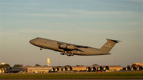 C 5 Galaxy Air Space Forces Magazine