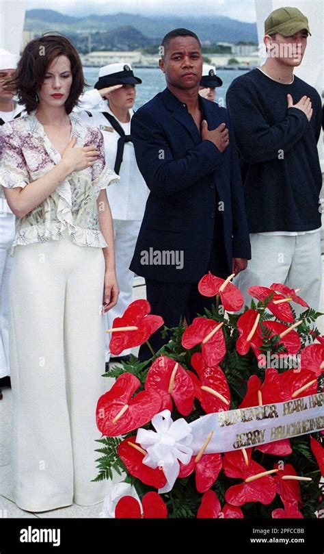 Cast Members Of The Film Pearl Harbor From Left Kate Beckinsale Cuba Gooding Jr And Josh Harnett Lay A Wreath At The U S S Arizona Memorial On The Island Of Oahu Hawaii Sunday