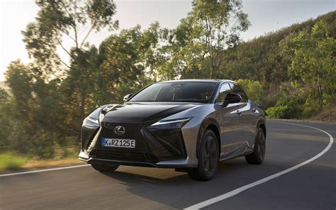 Catching Up With The New Lexus Is Advance Sports Saloon Lexus Uk Magazine