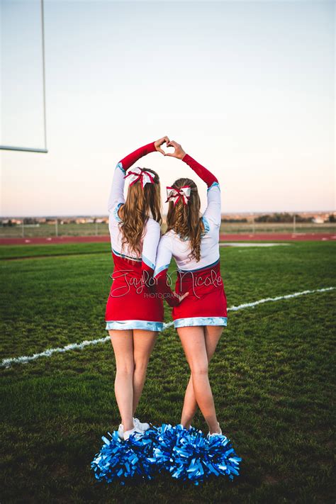 Master the Best Cheer Poses to Boost Your Team Spirit