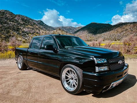 Upgrade Your Ride with Stylish Chevrolet Silverado Wheels
