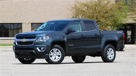 Chevy Colorado Pickup 2017: Specs, Reviews, and Buying Tips