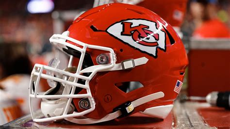 Chiefs Cancel Ota After Player Suffers Medical Emergency